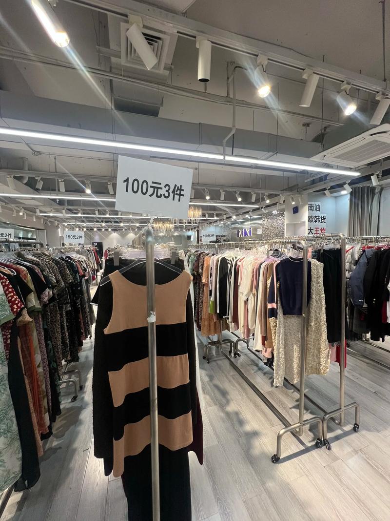龙华区服装店：时尚背后的秘密