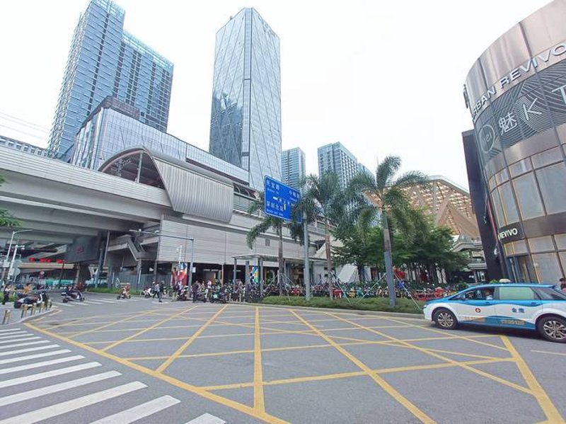 龙华区服装店：如何在竞争激烈的市场中脱颖而出