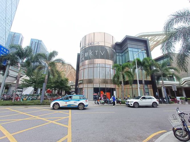 海口服装店：捕捉时尚新趋势